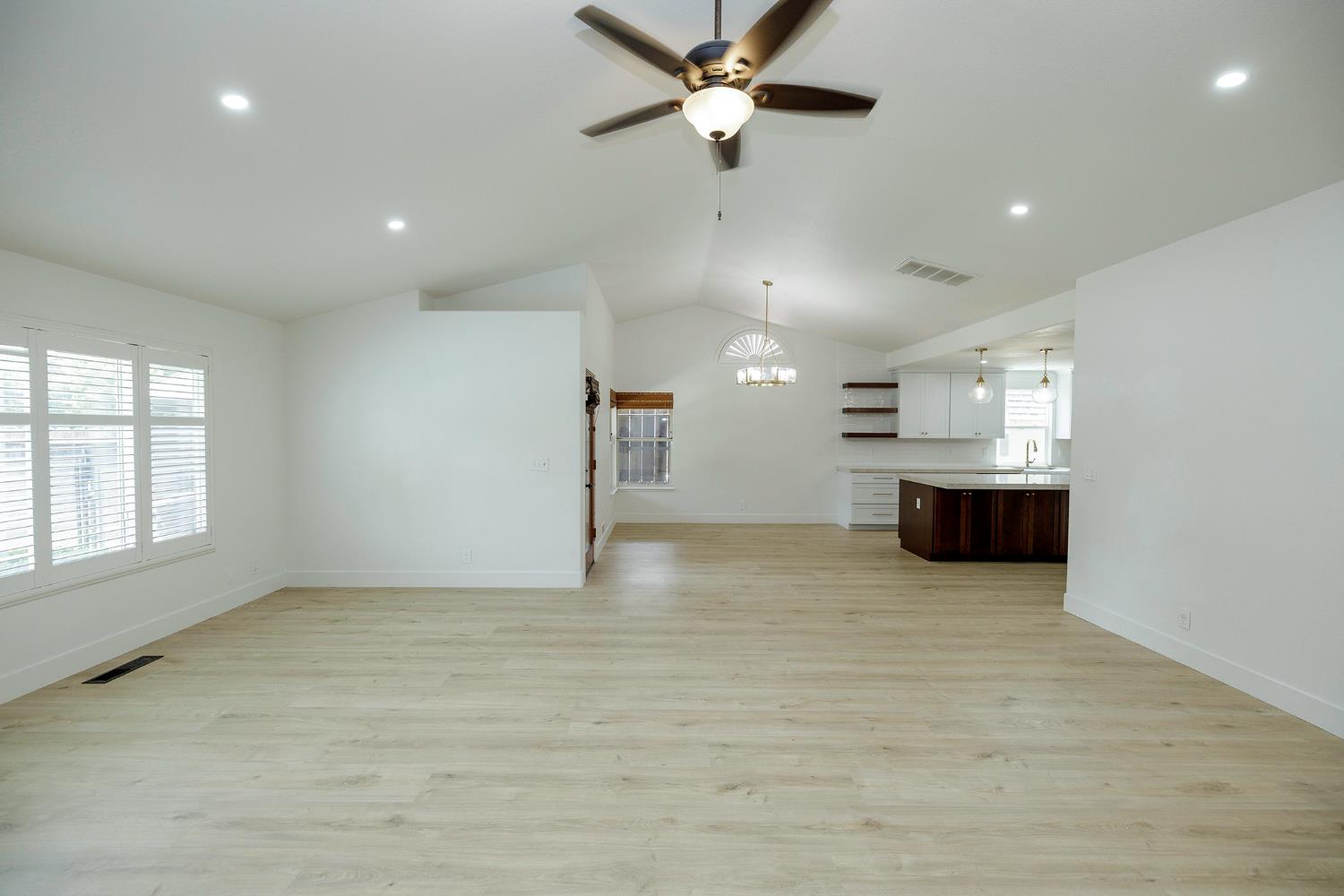 1748 Brennan Ave, Escalon, CA 95320