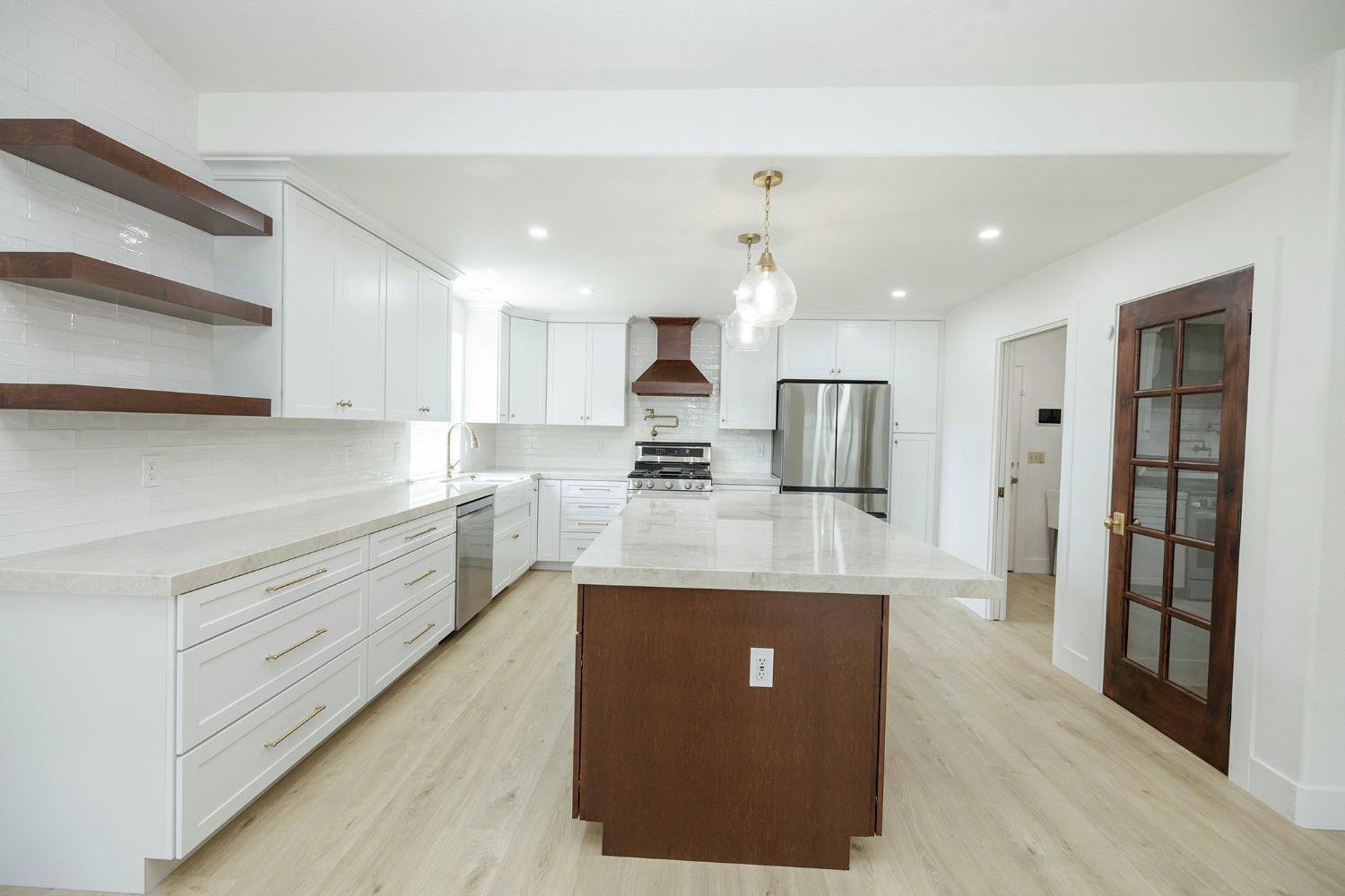 1748 Brennan Ave, Escalon, CA 95320