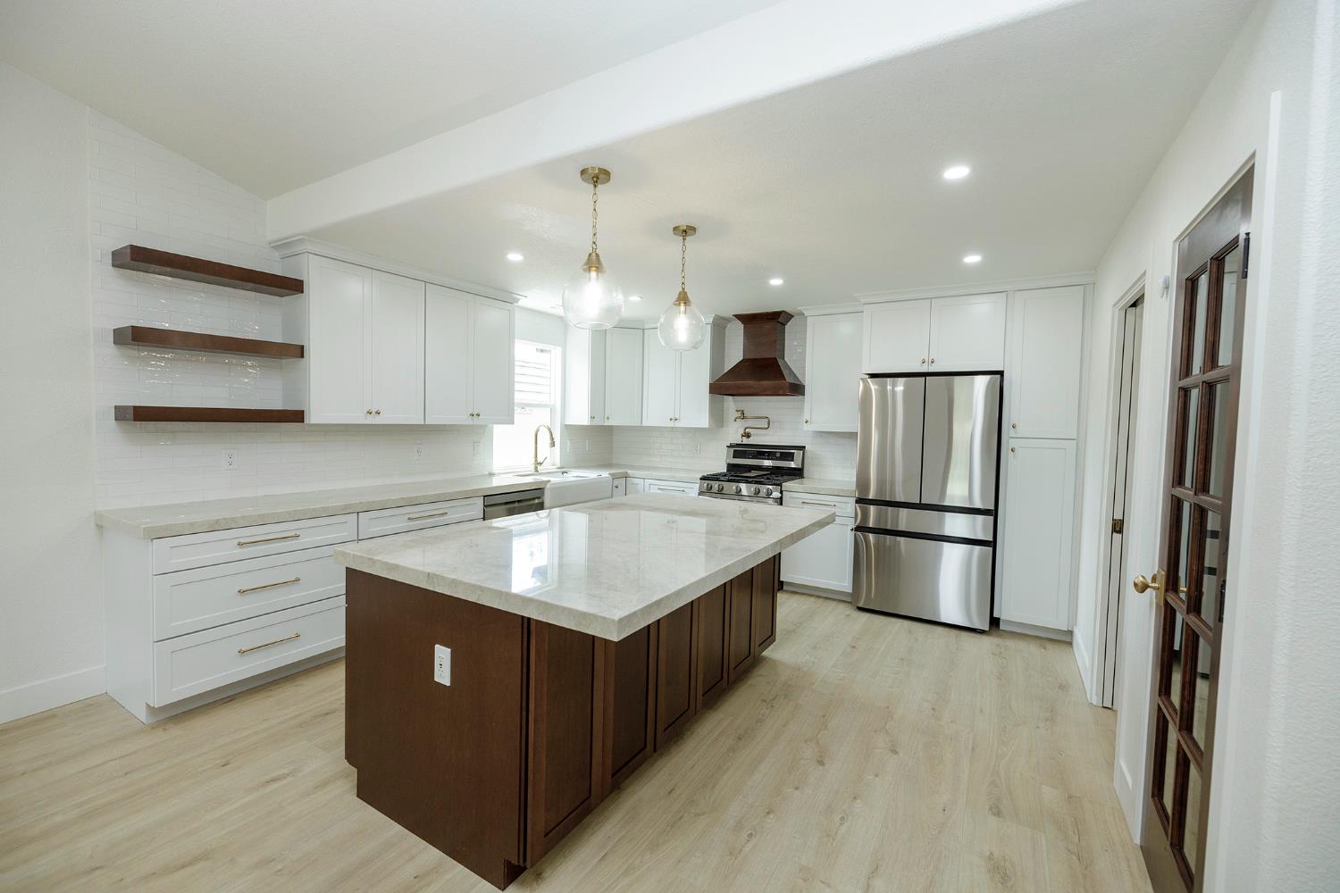 1748 Brennan Ave, Escalon, CA 95320