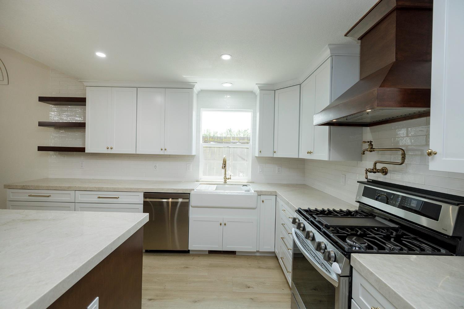 1748 Brennan Ave, Escalon, CA 95320