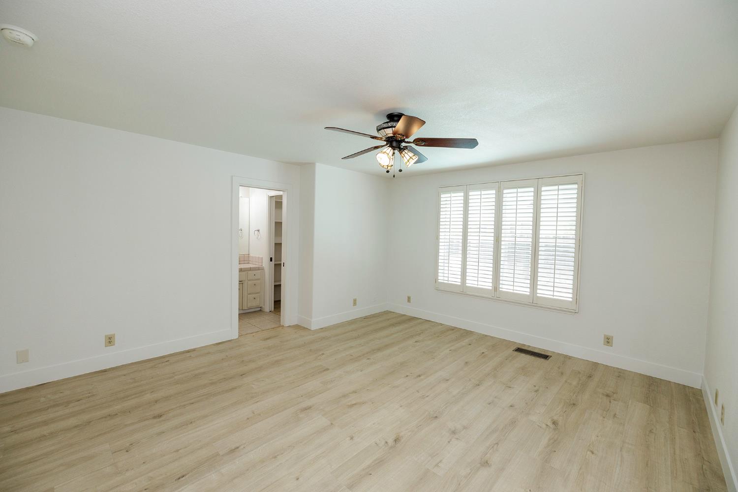 1748 Brennan Ave, Escalon, CA 95320
