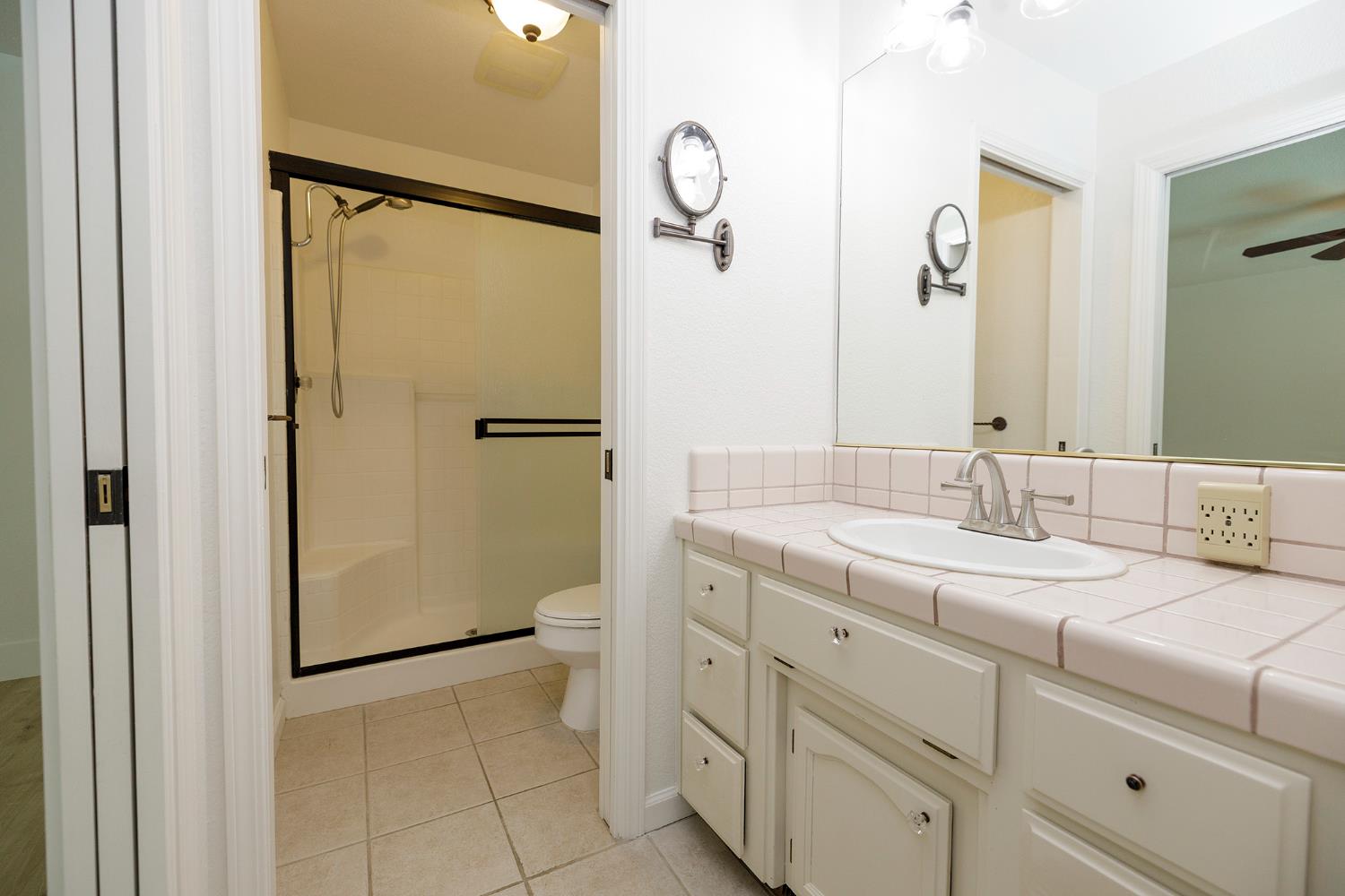 1748 Brennan Ave, Escalon, CA 95320