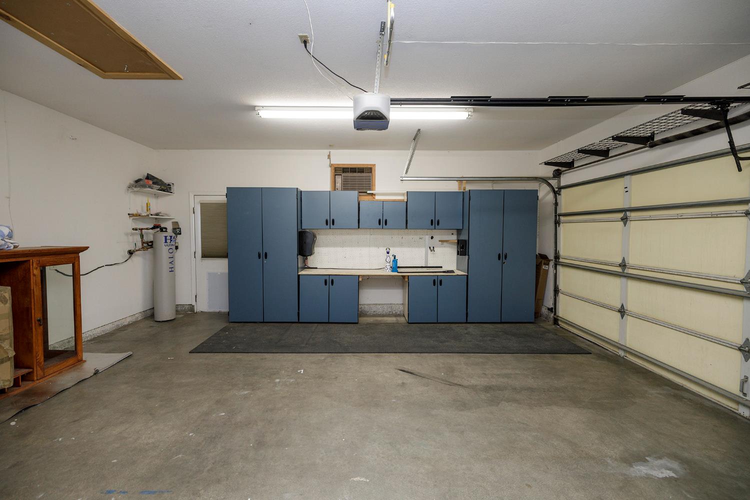 1748 Brennan Ave, Escalon, CA 95320