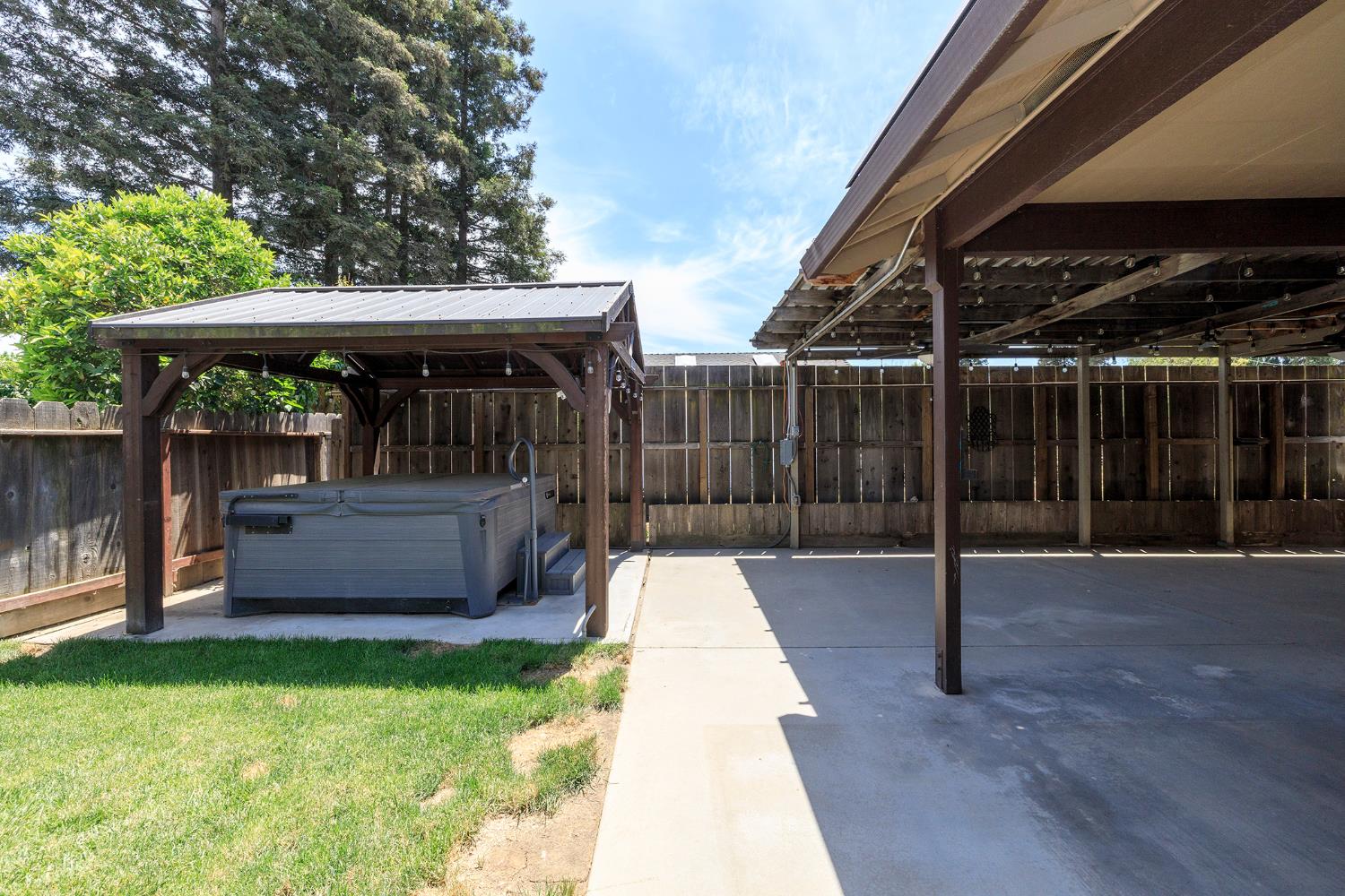 1748 Brennan Ave, Escalon, CA 95320