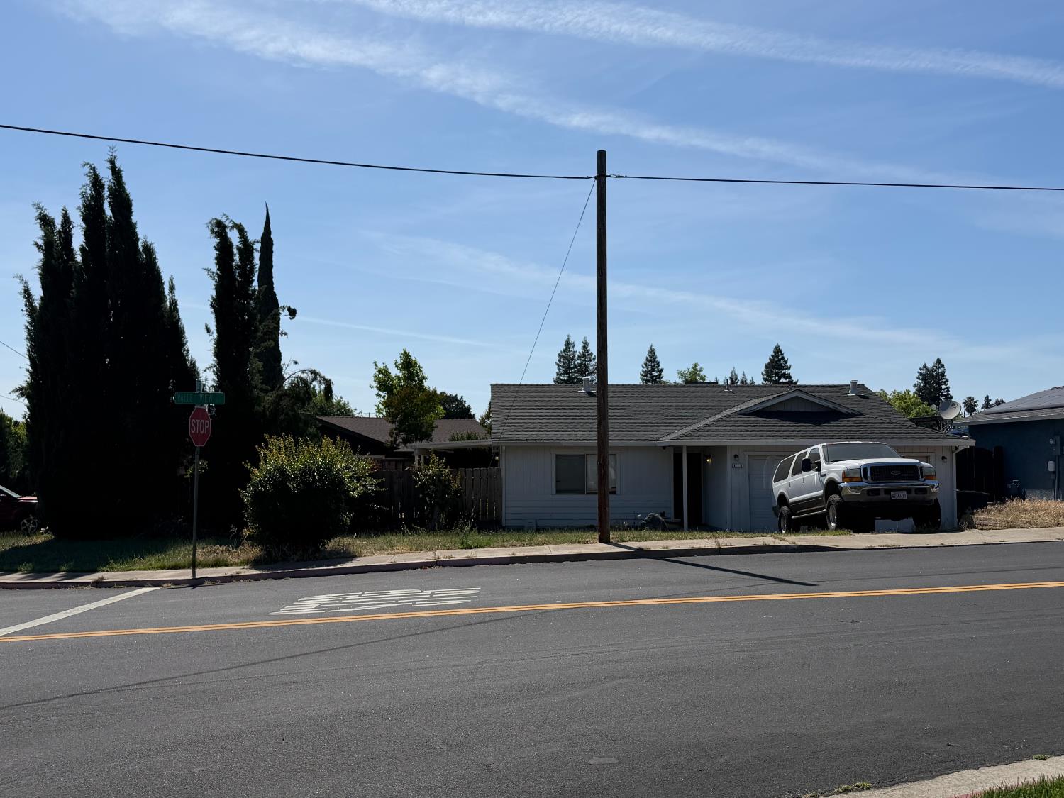 414 Valley View Dr, Oakdale, CA 95361