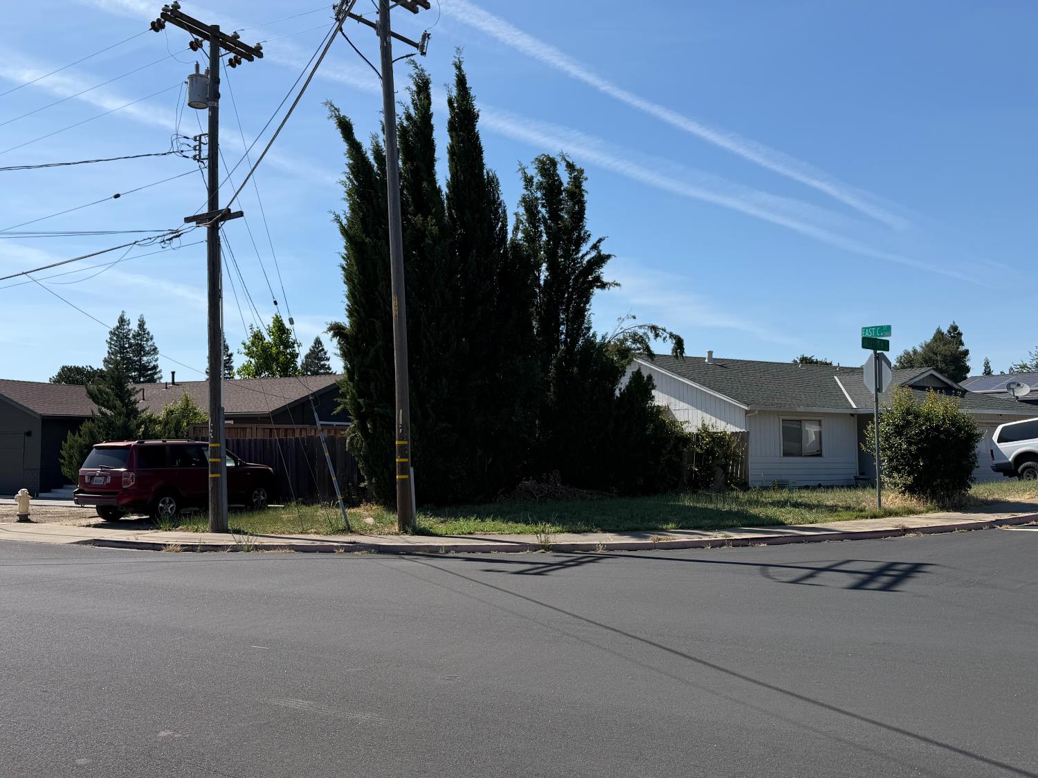 414 Valley View Dr, Oakdale, CA 95361
