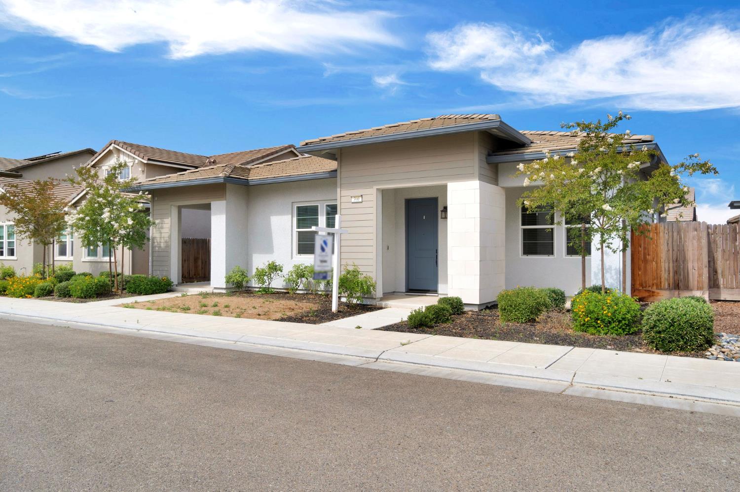 390 Traverse Dr, Madera, CA 93636
