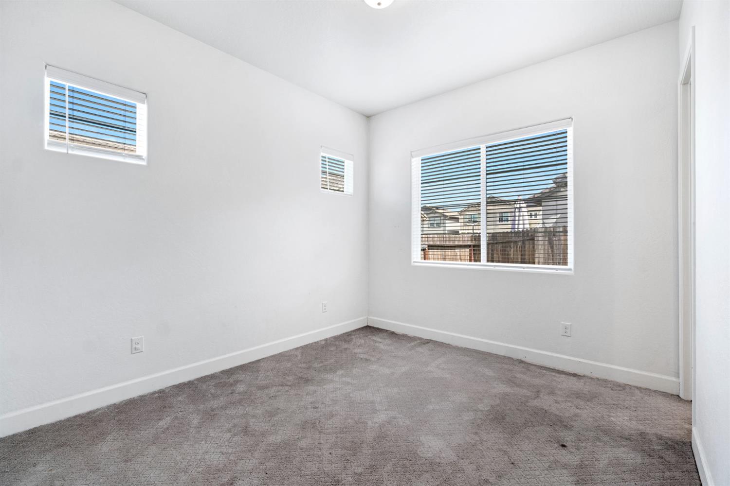 390 Traverse Dr, Madera, CA 93636