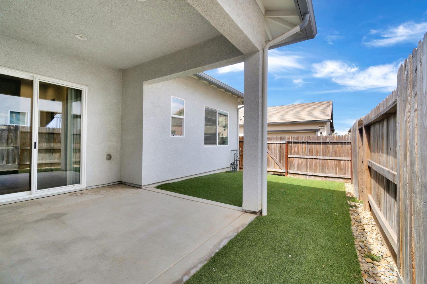 390 Traverse Dr, Madera, CA 93636