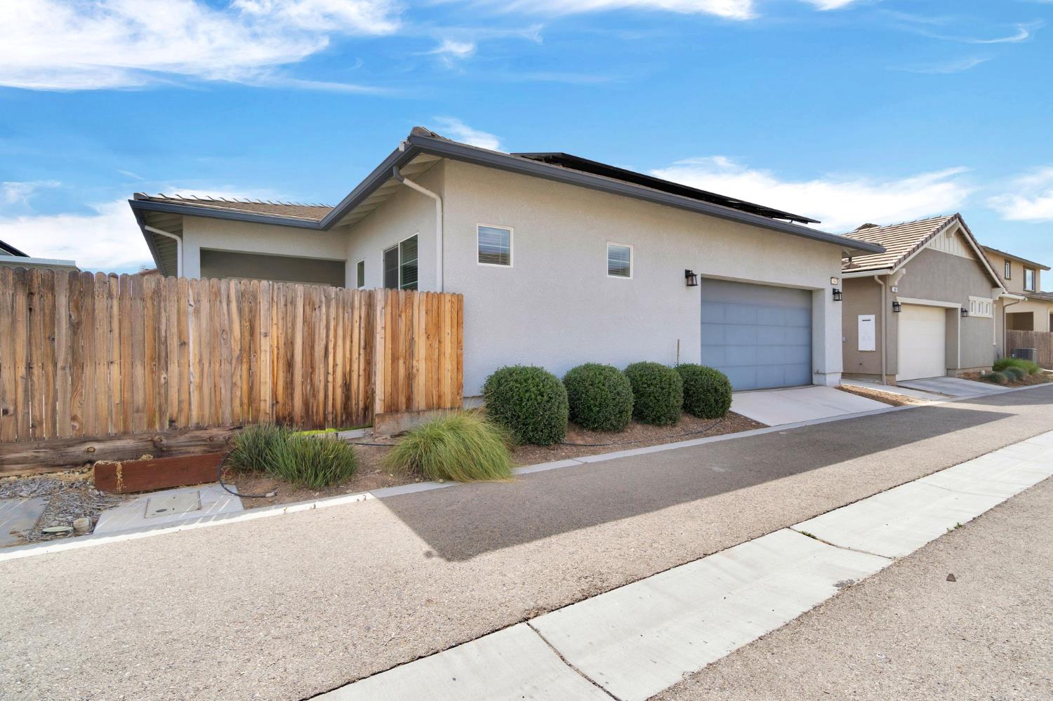 390 Traverse Dr, Madera, CA 93636