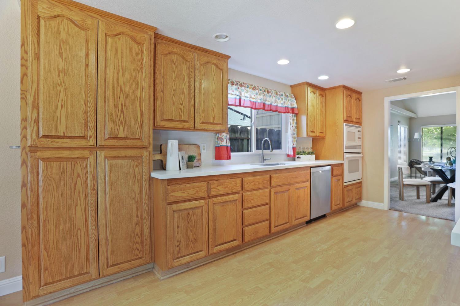 1605 Stanley Dr, Ripon, CA 95366