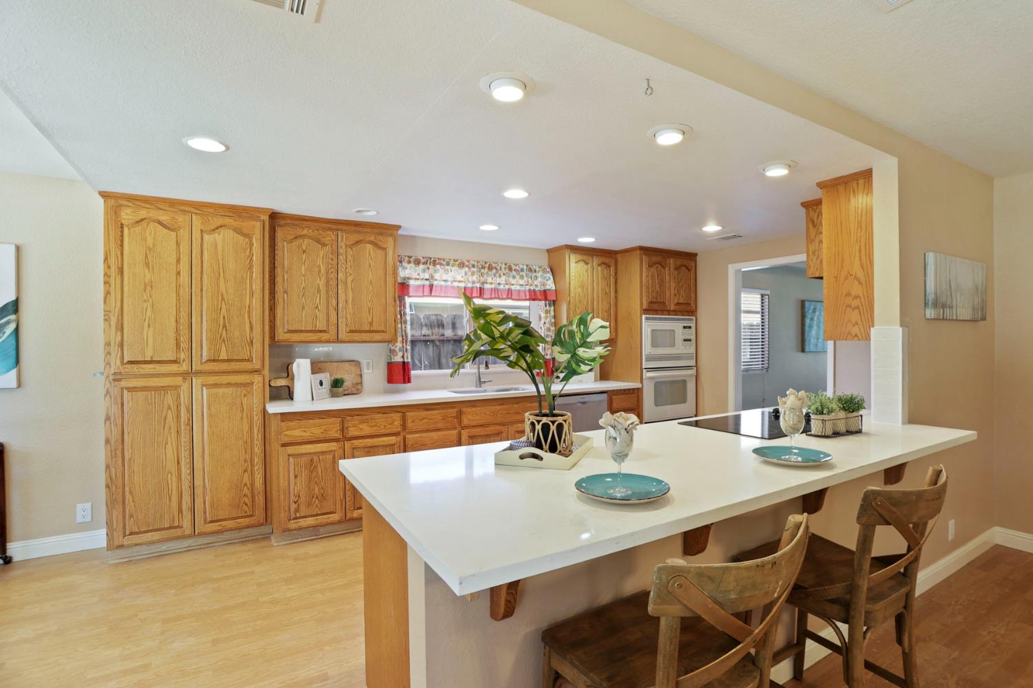 1605 Stanley Dr, Ripon, CA 95366