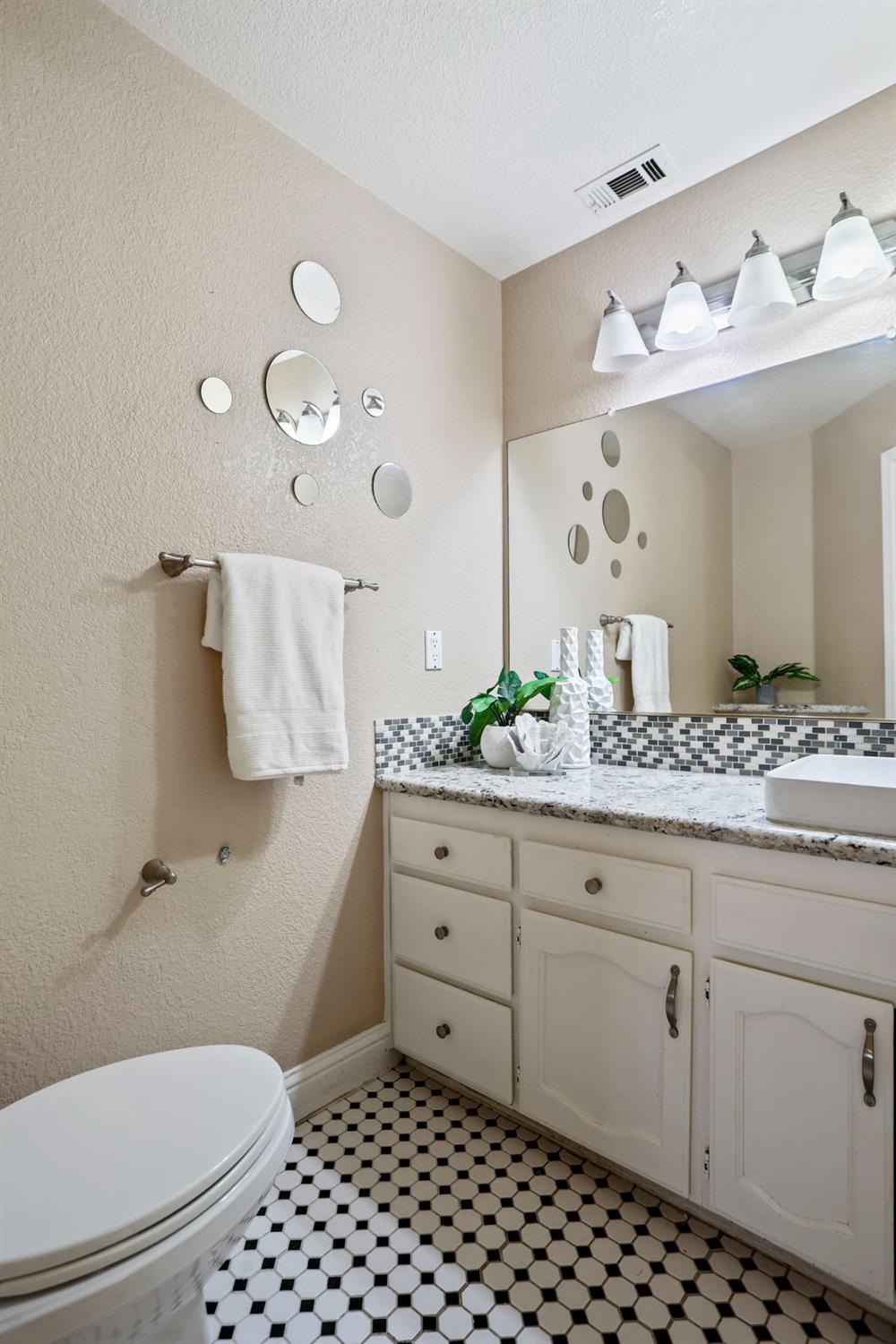 1605 Stanley Dr, Ripon, CA 95366