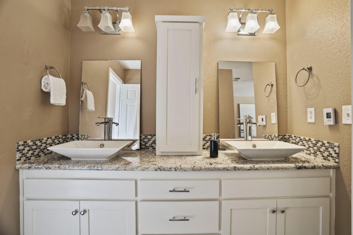 1605 Stanley Dr, Ripon, CA 95366