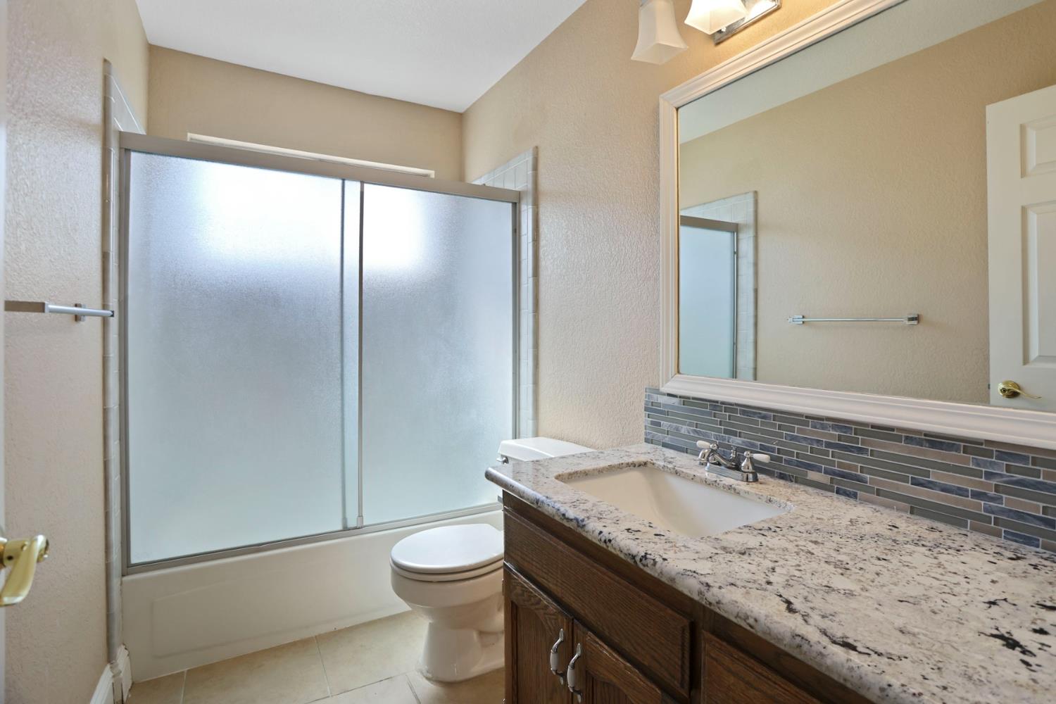 1605 Stanley Dr, Ripon, CA 95366