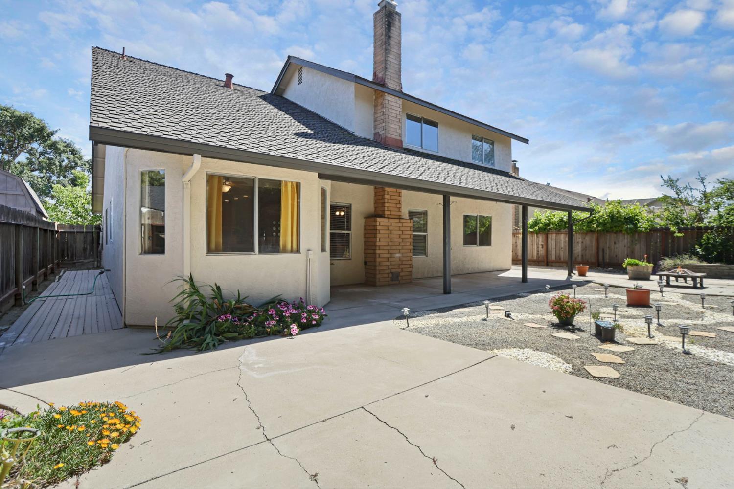 1605 Stanley Dr, Ripon, CA 95366