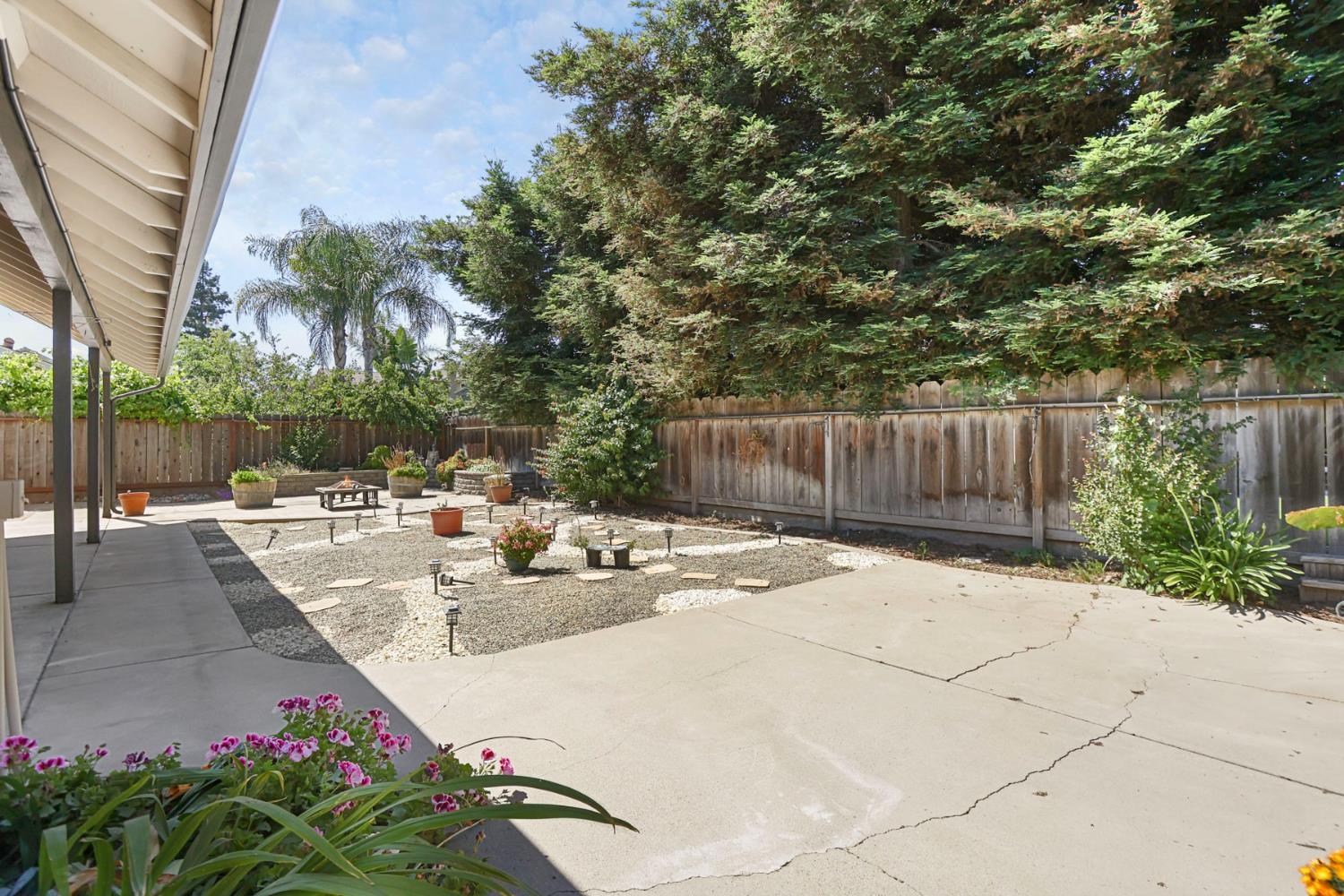 1605 Stanley Dr, Ripon, CA 95366