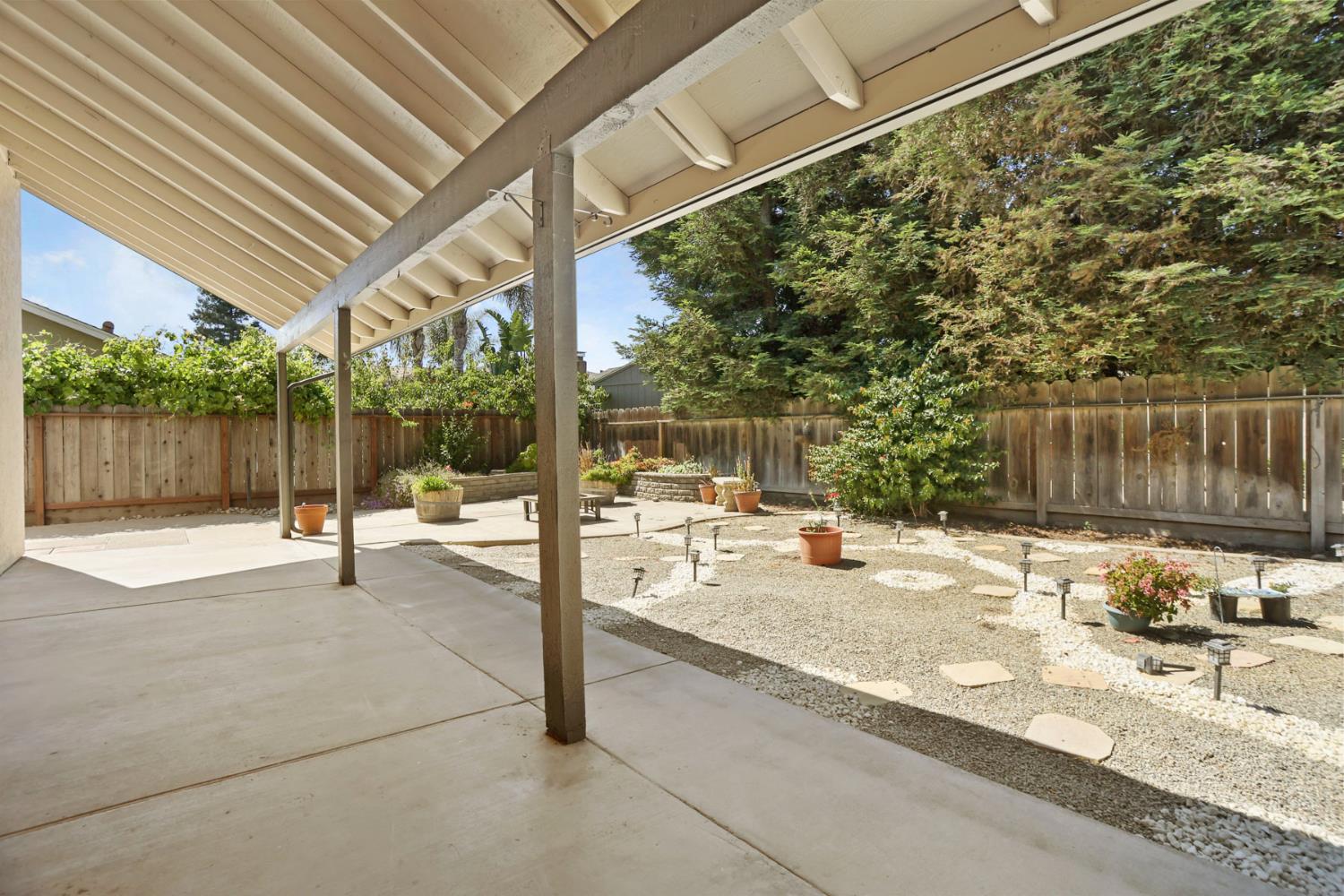 1605 Stanley Dr, Ripon, CA 95366
