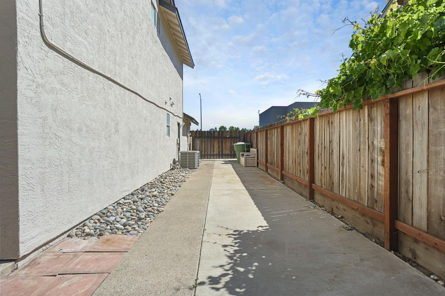 1605 Stanley Dr, Ripon, CA 95366