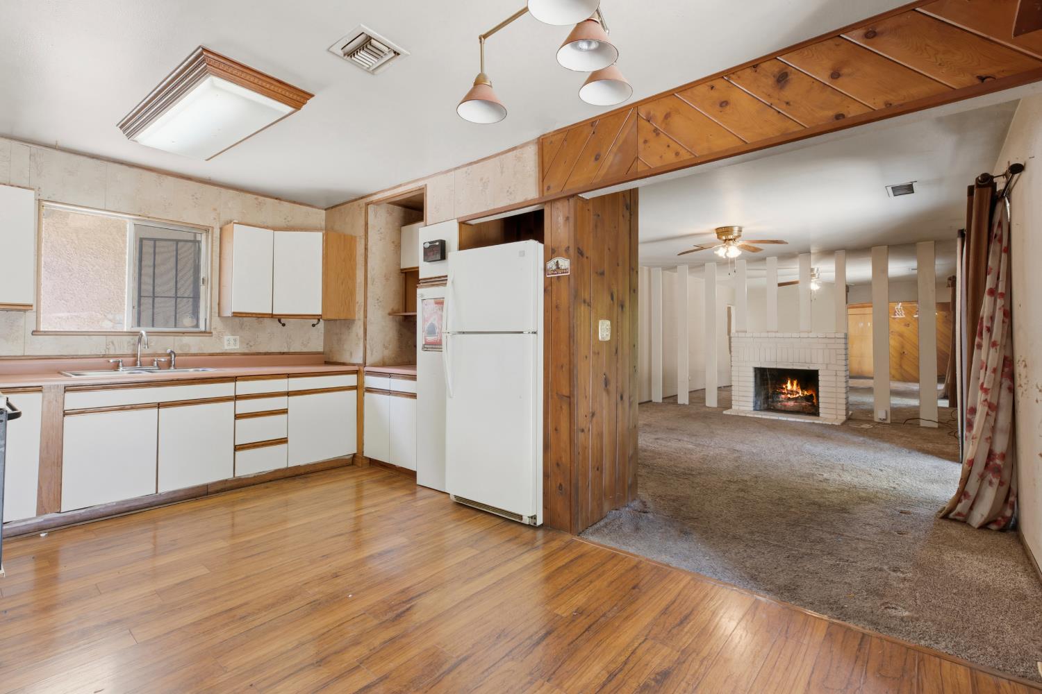 1614 Wayne Dr, Modesto, CA 95350