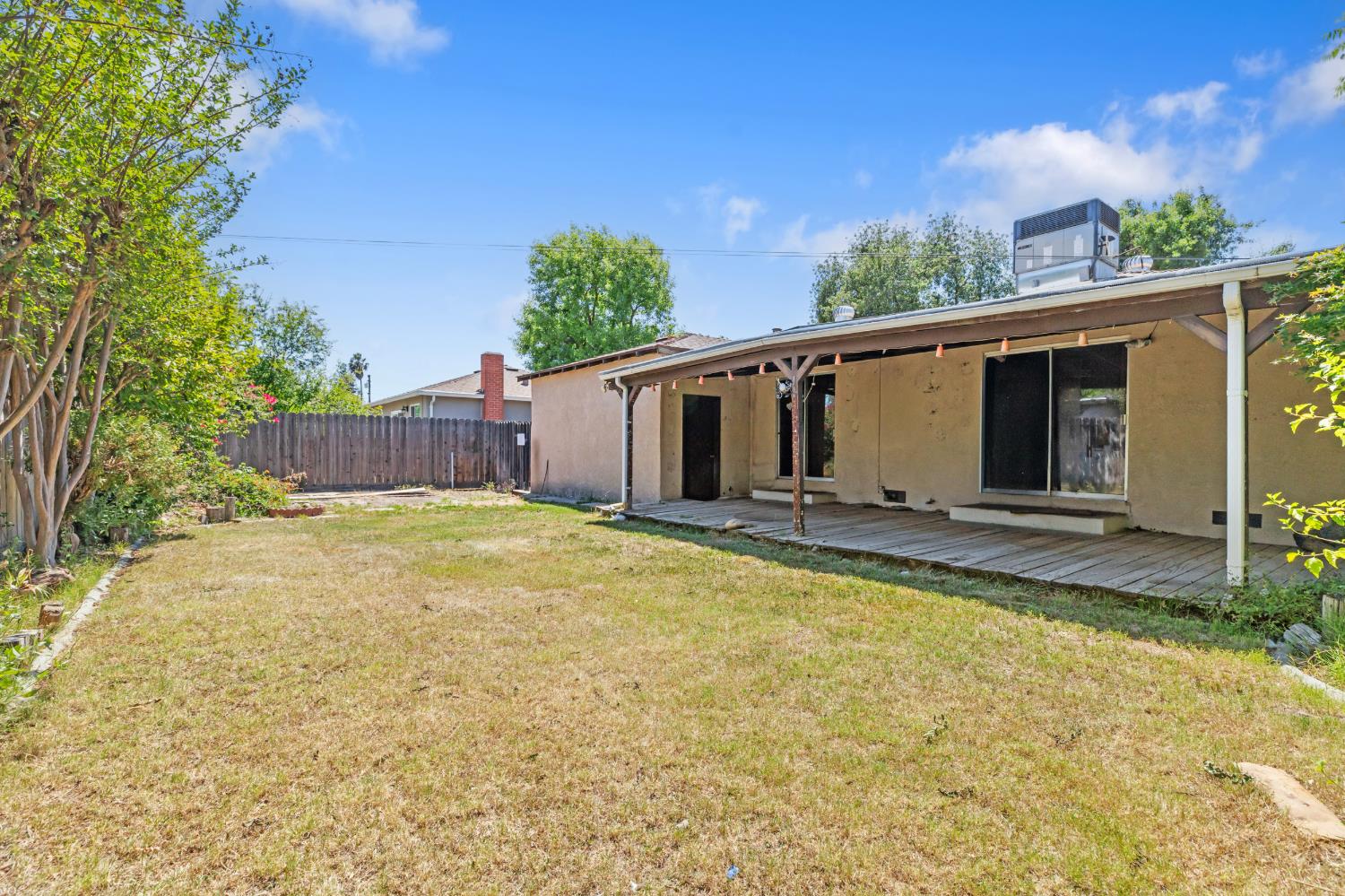 1614 Wayne Dr, Modesto, CA 95350