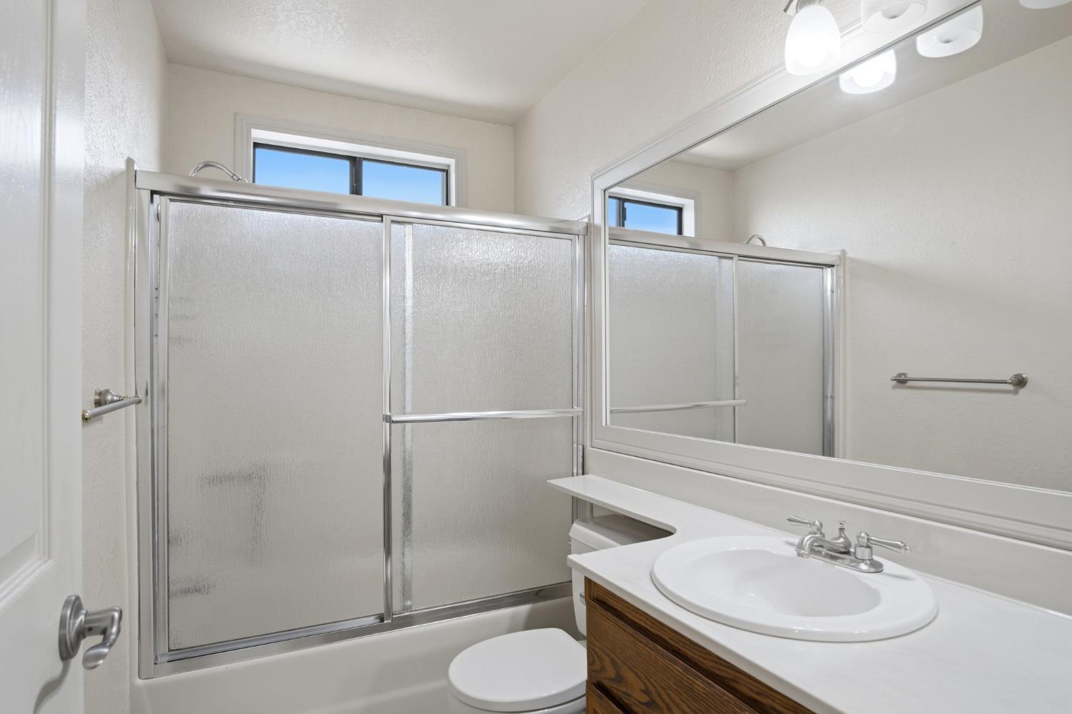 2533 Merle Ave, Modesto, CA 95355