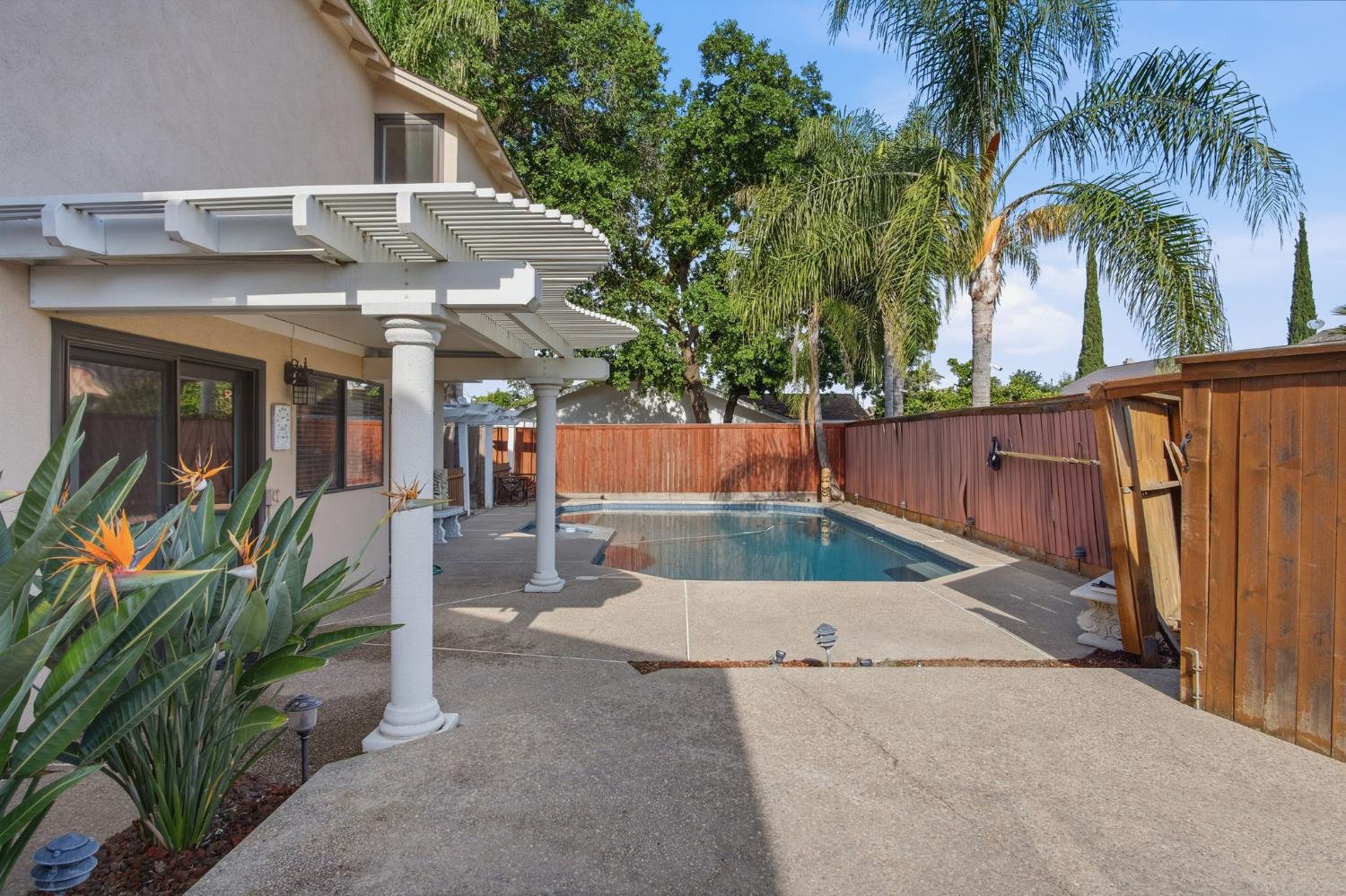 2533 Merle Ave, Modesto, CA 95355