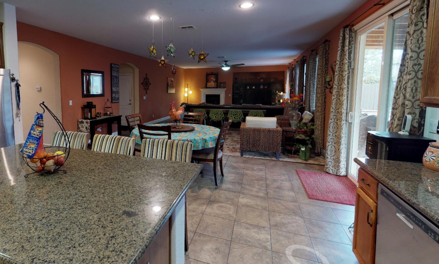 301 Orange Blossom Ln, Patterson, CA 95363