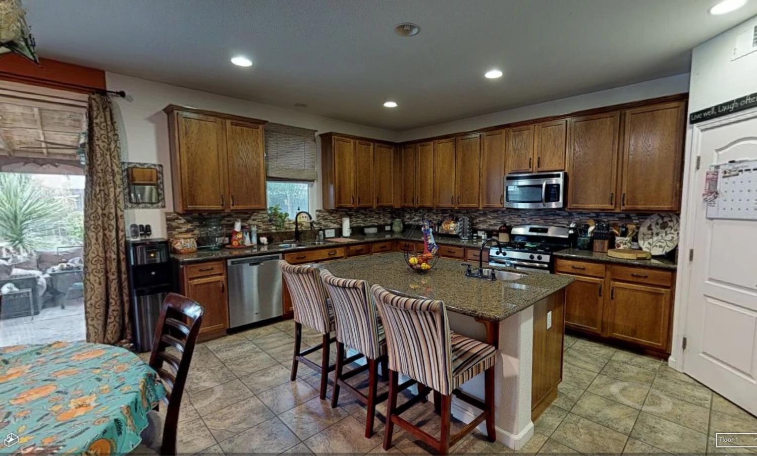 301 Orange Blossom Ln, Patterson, CA 95363