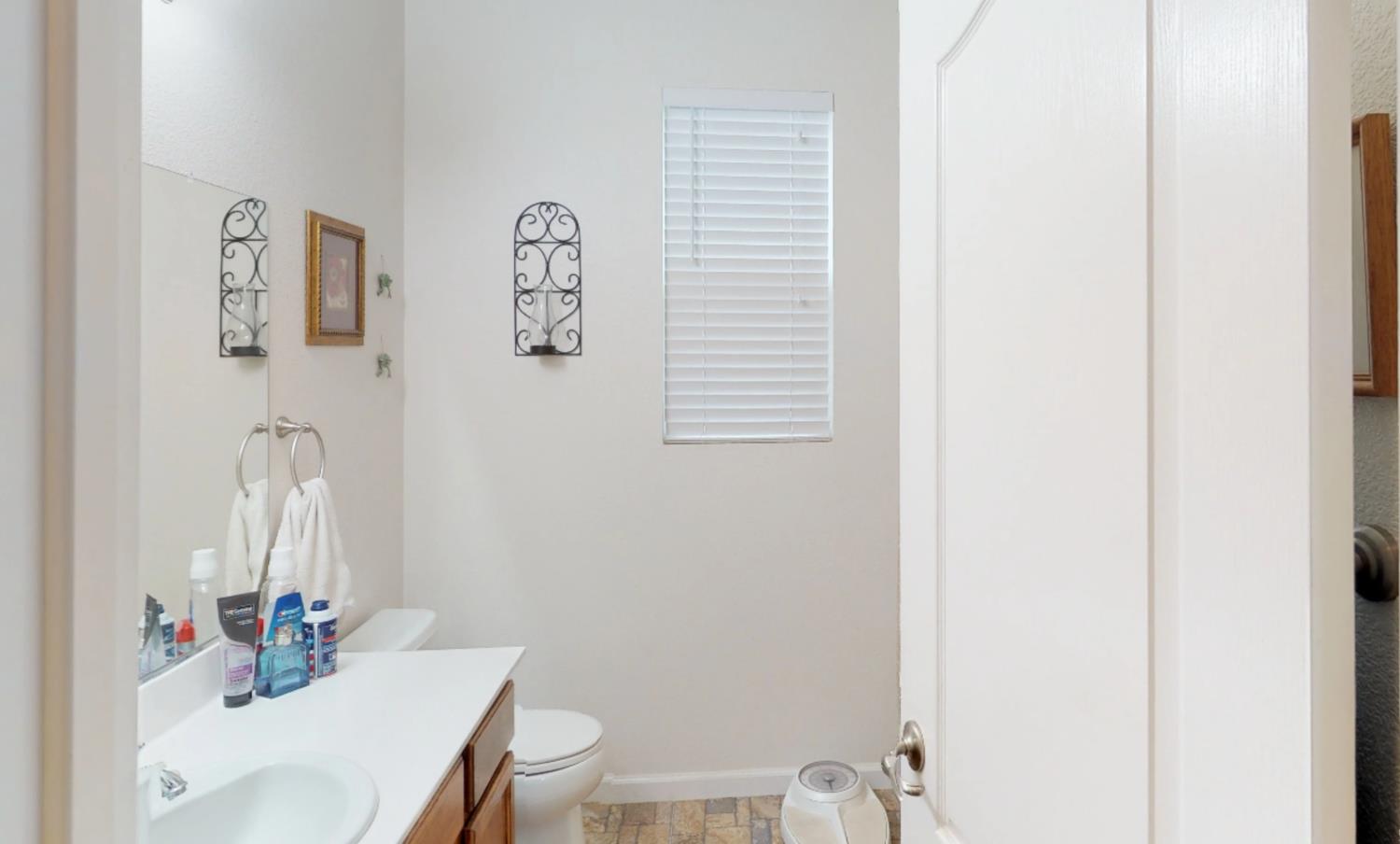 301 Orange Blossom Ln, Patterson, CA 95363