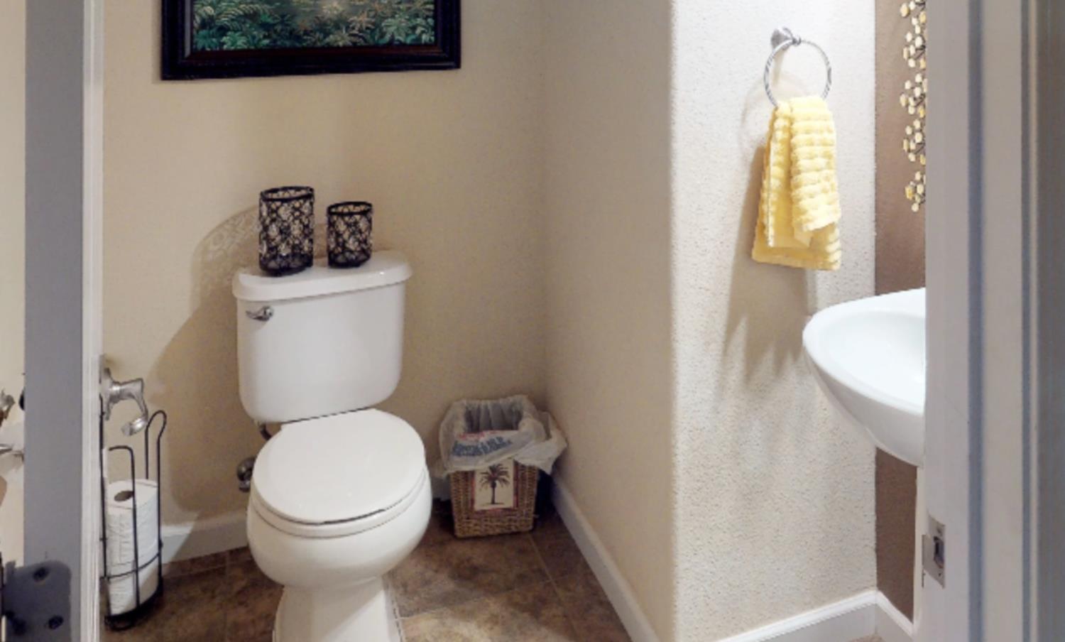 301 Orange Blossom Ln, Patterson, CA 95363