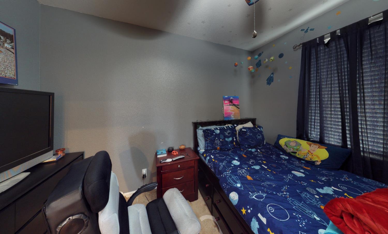 301 Orange Blossom Ln, Patterson, CA 95363