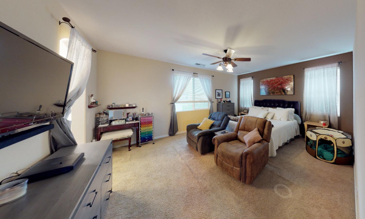 301 Orange Blossom Ln, Patterson, CA 95363