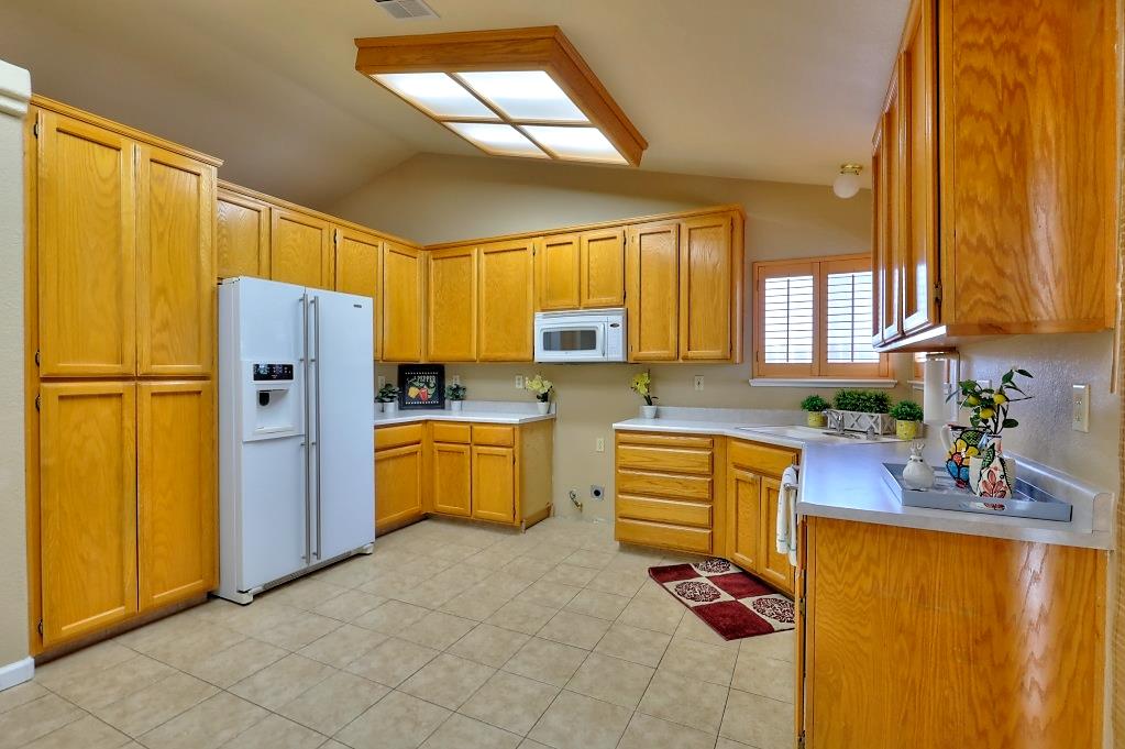6024 Soares Pl, Riverbank, CA 95367
