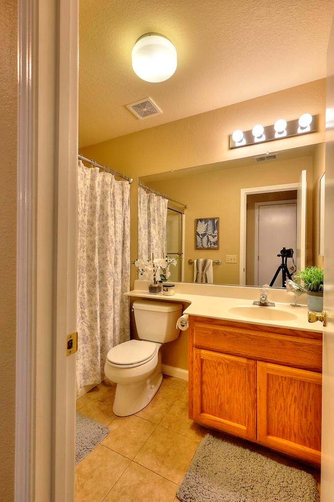 6024 Soares Pl, Riverbank, CA 95367