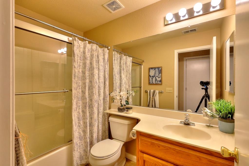 6024 Soares Pl, Riverbank, CA 95367