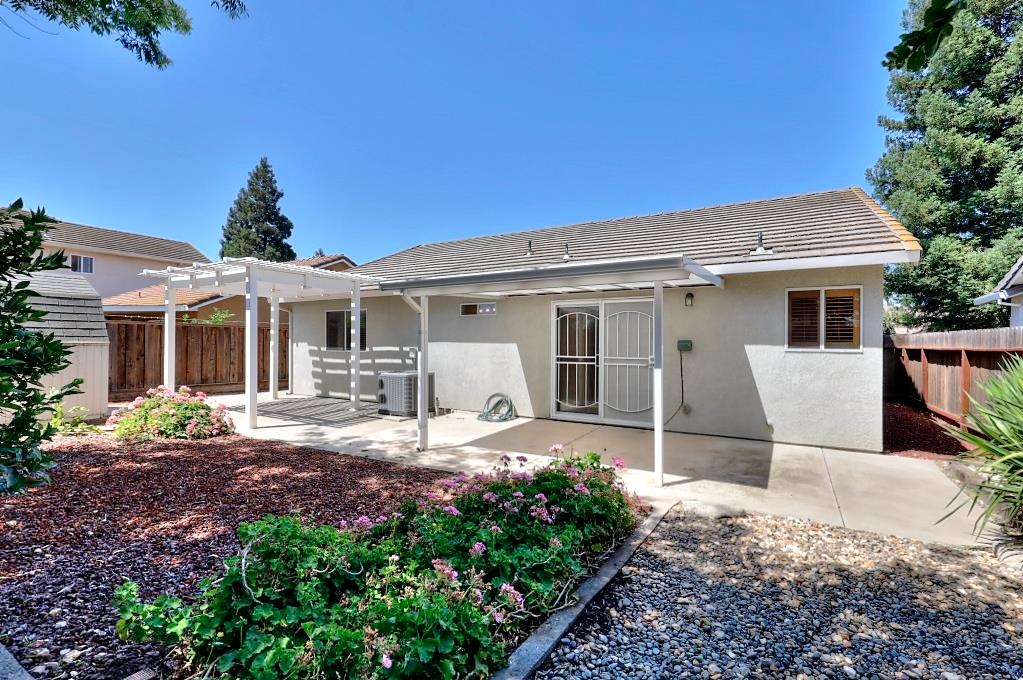 6024 Soares Pl, Riverbank, CA 95367