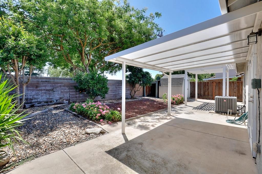 6024 Soares Pl, Riverbank, CA 95367