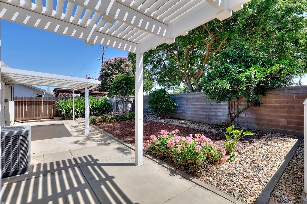 6024 Soares Pl, Riverbank, CA 95367