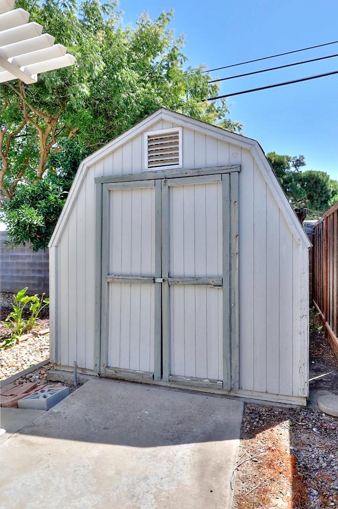 6024 Soares Pl, Riverbank, CA 95367