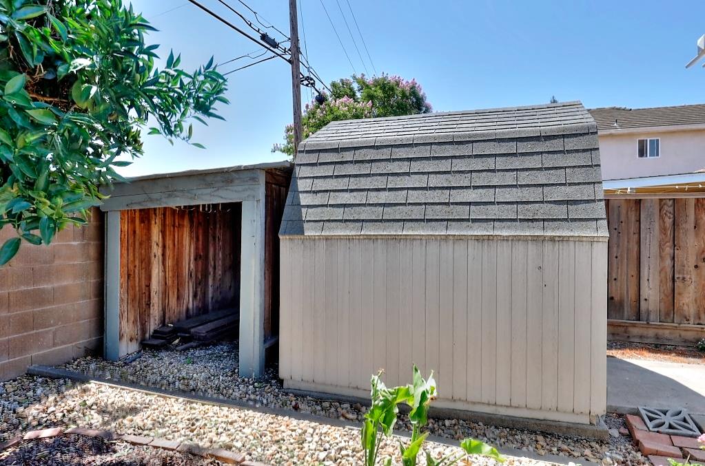 6024 Soares Pl, Riverbank, CA 95367