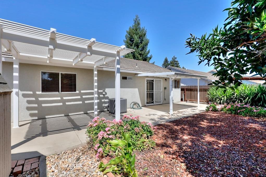 6024 Soares Pl, Riverbank, CA 95367