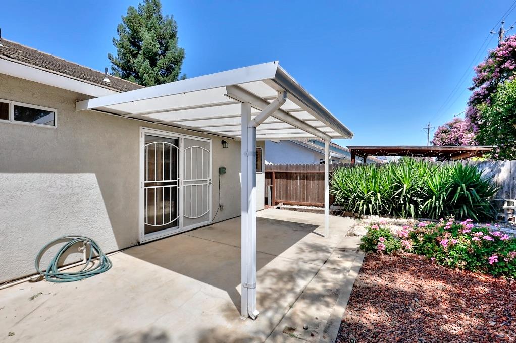 6024 Soares Pl, Riverbank, CA 95367