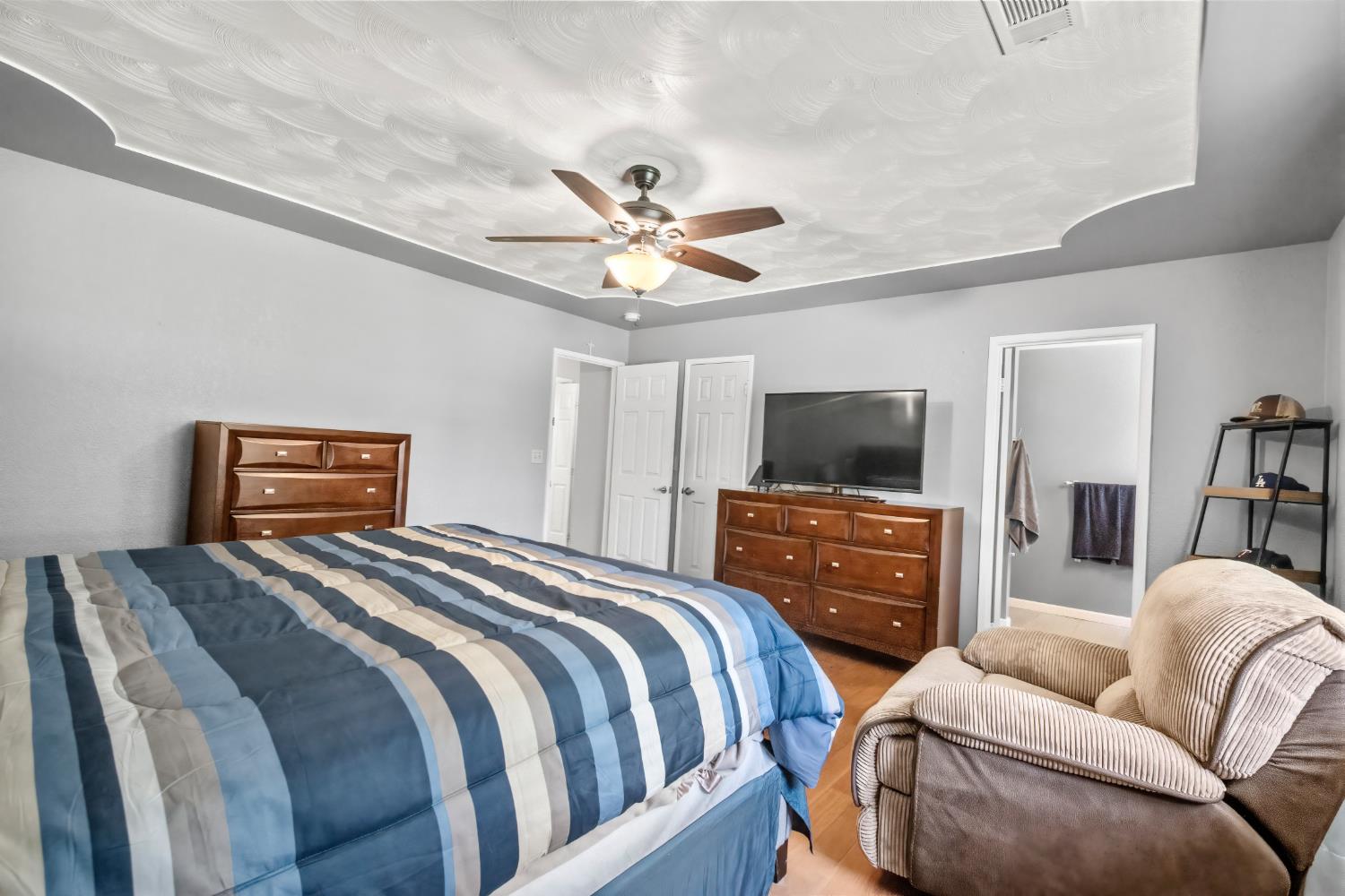 18746 Auburn Way, Madera, CA 93638