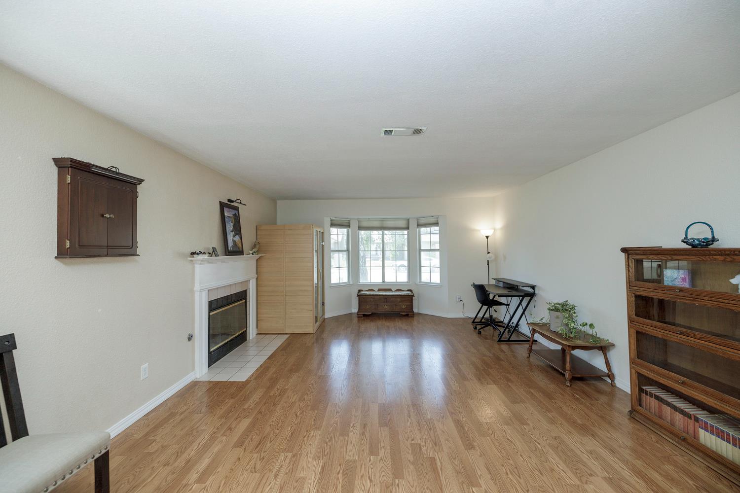 230 Meyenberg Ave, Ripon, CA 95366