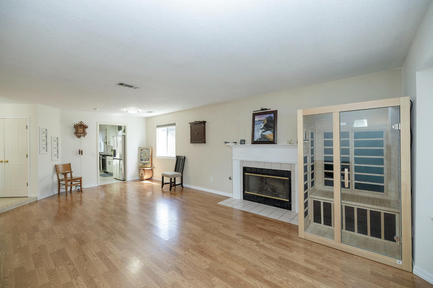 230 Meyenberg Ave, Ripon, CA 95366