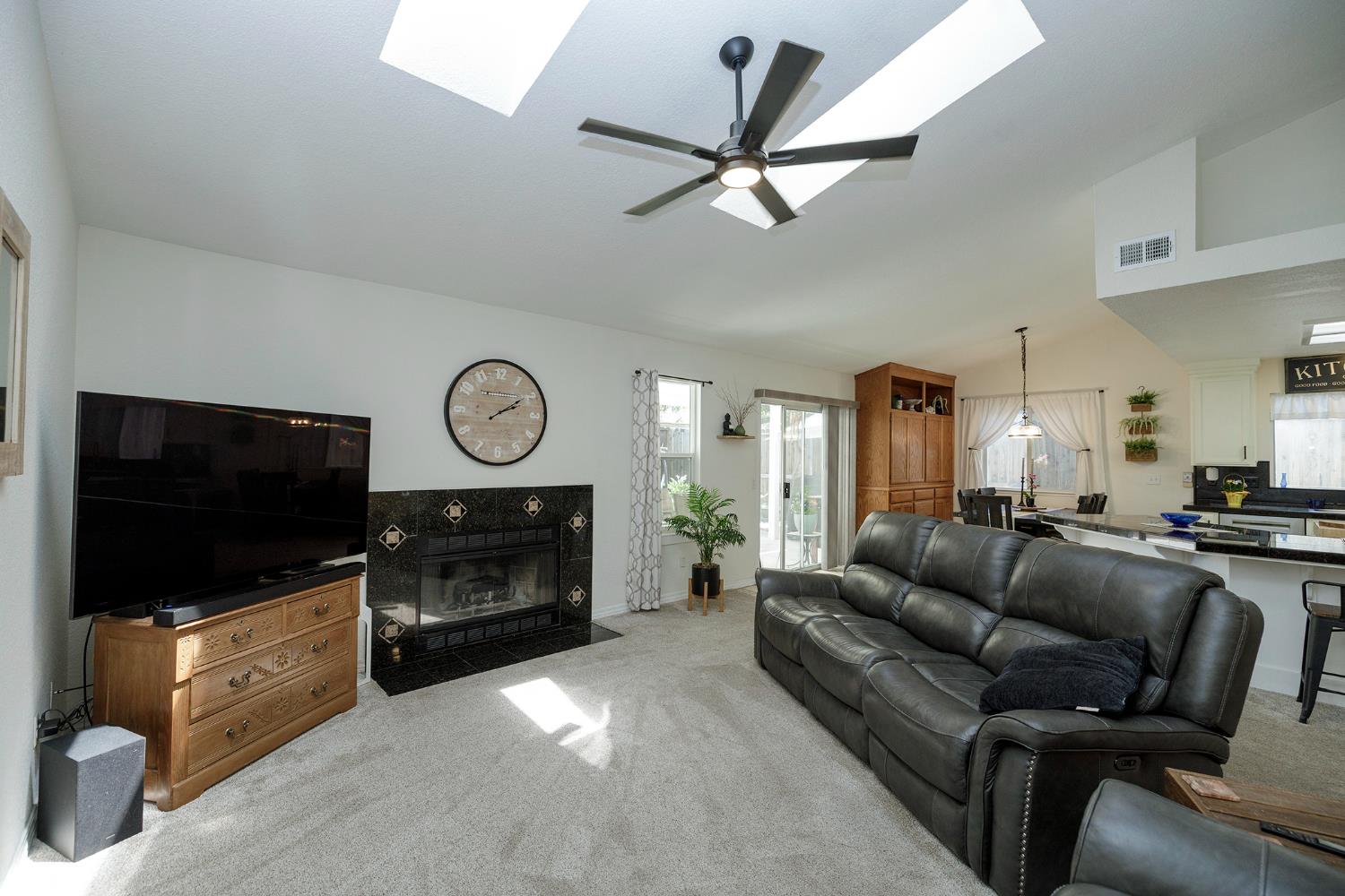 230 Meyenberg Ave, Ripon, CA 95366