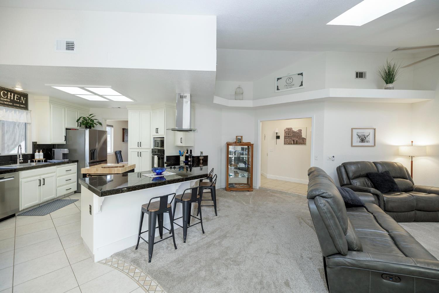 230 Meyenberg Ave, Ripon, CA 95366