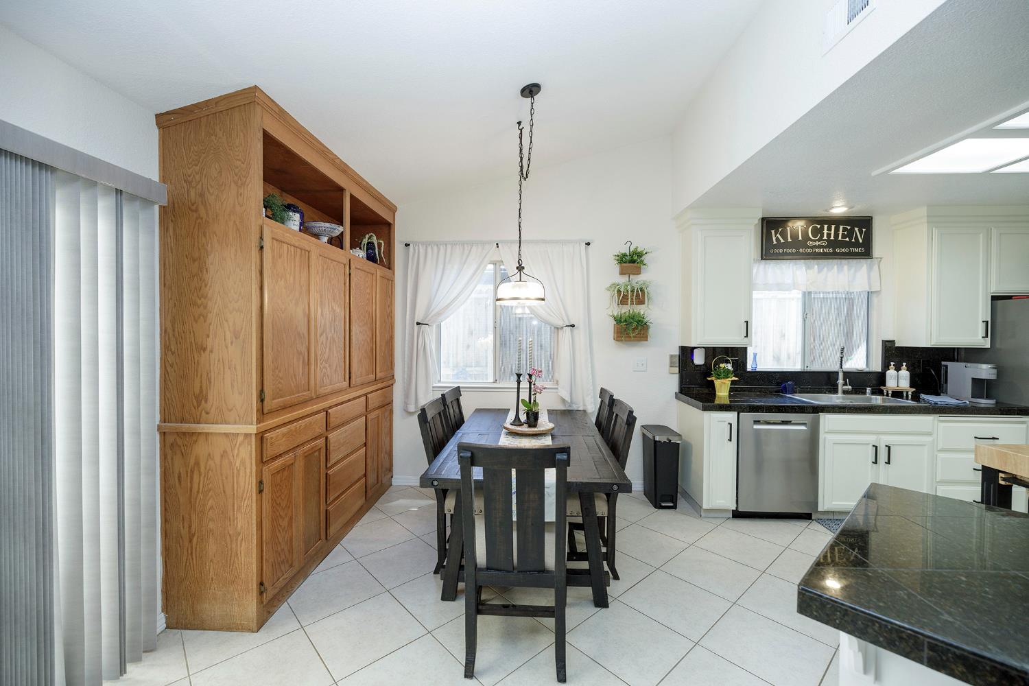 230 Meyenberg Ave, Ripon, CA 95366