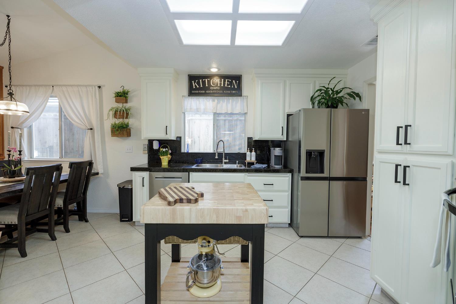 230 Meyenberg Ave, Ripon, CA 95366